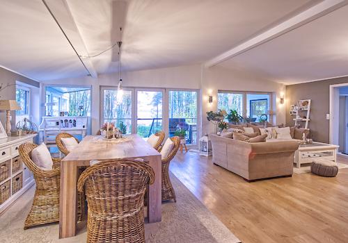 Mit Blick auf den Wittensee und Zugang zur Veranda