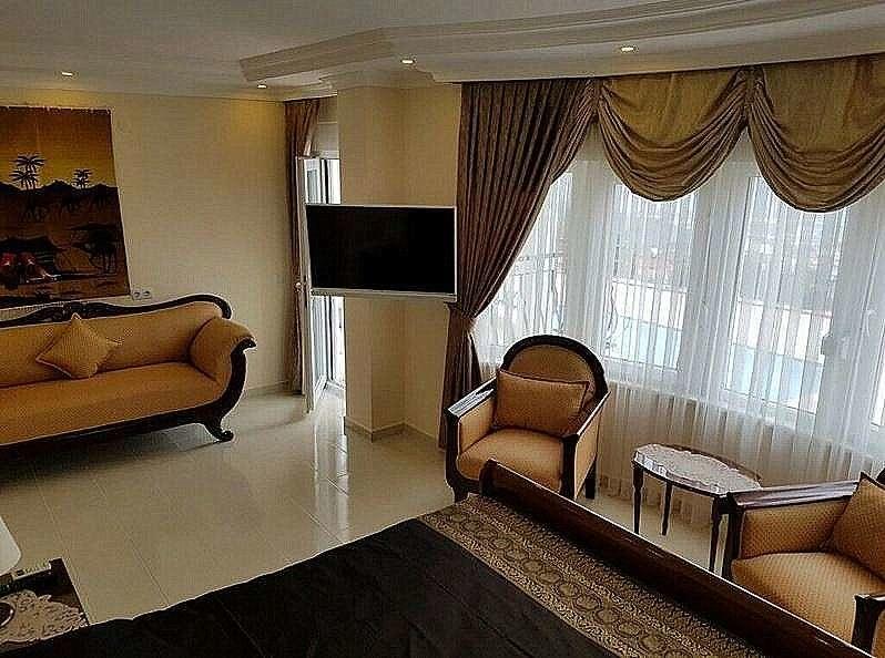 Schlafzimmer 1