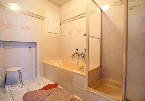 Badezimmer Vorderhaus