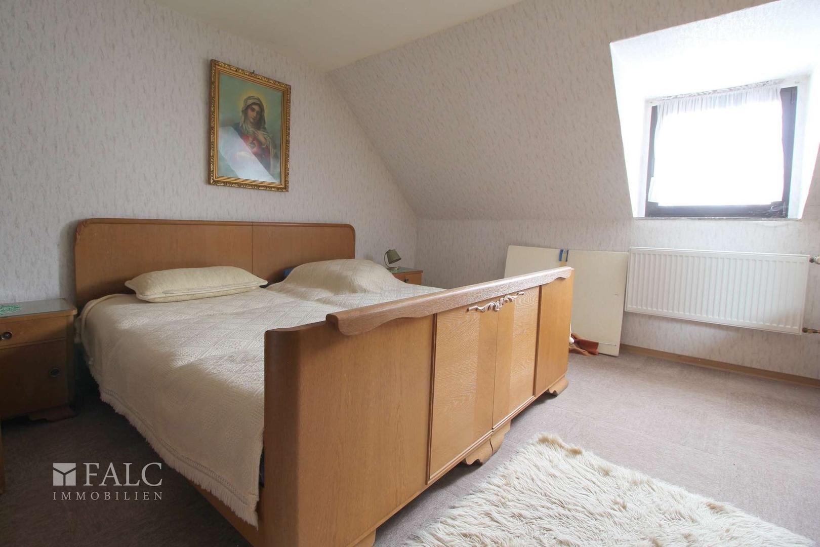 Schlafzimmer 2. OG Vorderhaus