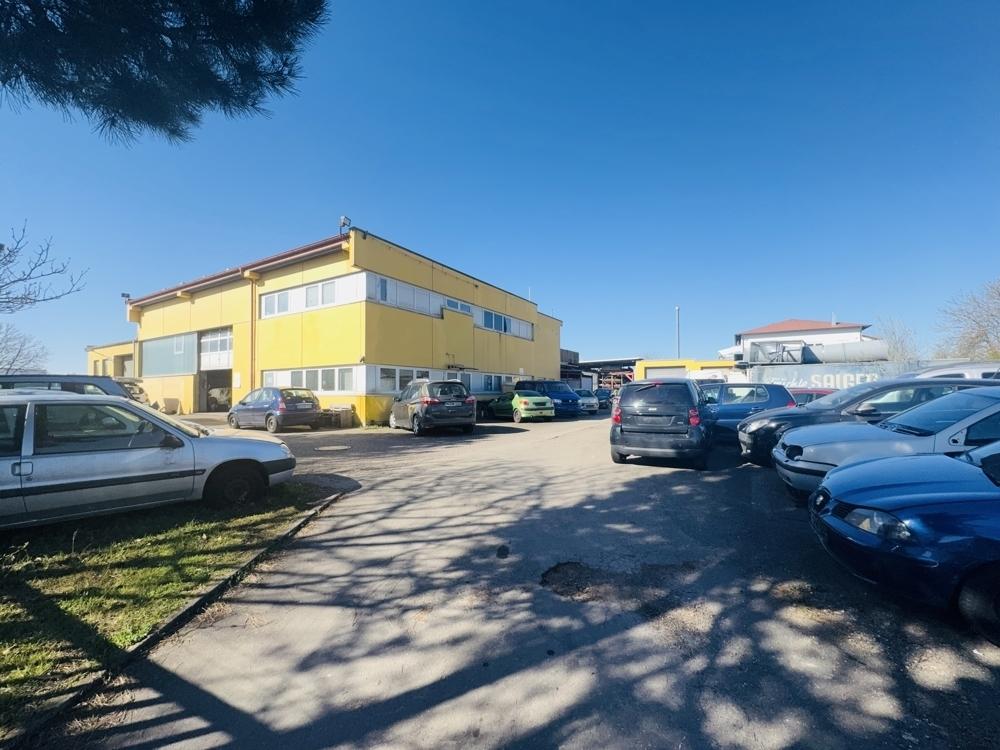 Blick Halle 1 Zufahrt 2