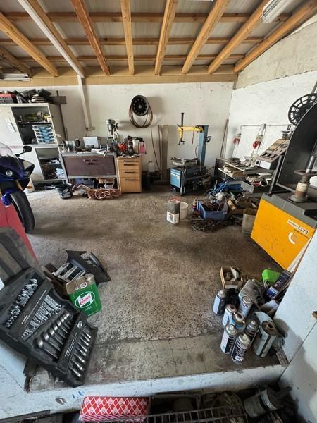 11 Werkstatt mit Grube