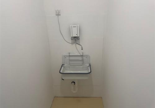 Waschbecken in der Halle