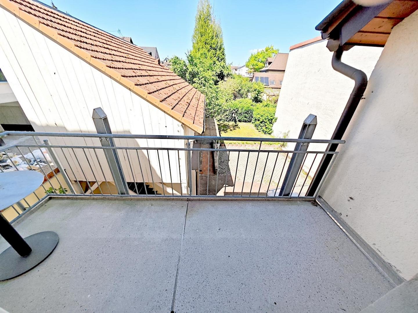OG Balkonblick in den Garten