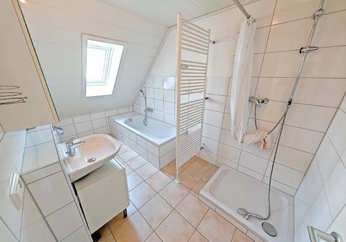 DG- Familienbad im Dachgeschoss