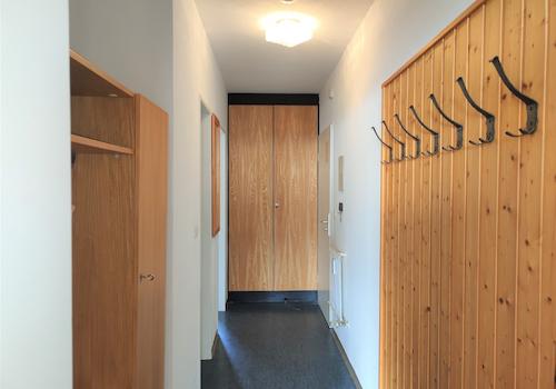 Der Flur- und Eingangsbereich des Zwei-Zimmer-Apartments