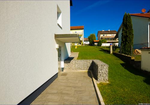 Die östliche Ansicht mit dem Eingangsbereich