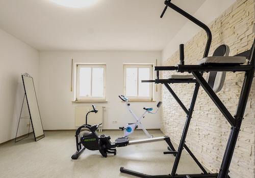 Das zweite Schlafzimmer mit viel Tageslicht