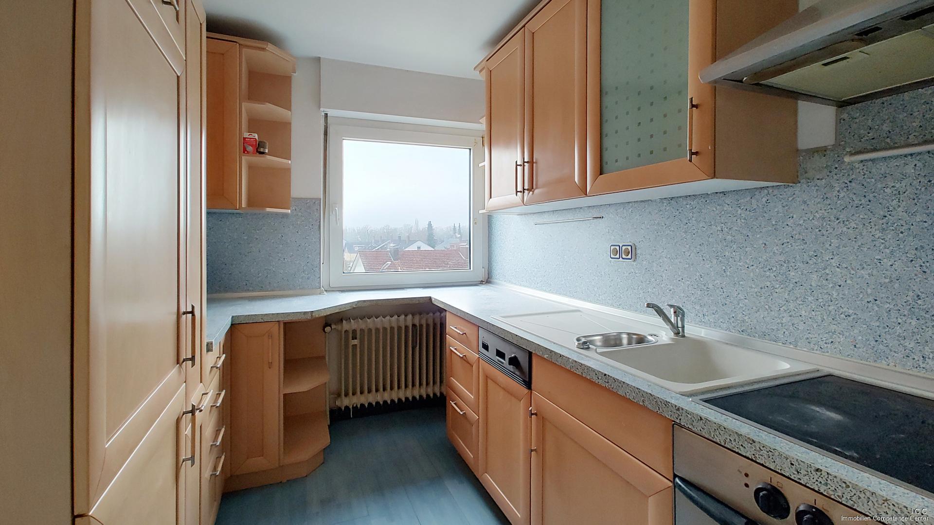 Küche mit Fensterblick