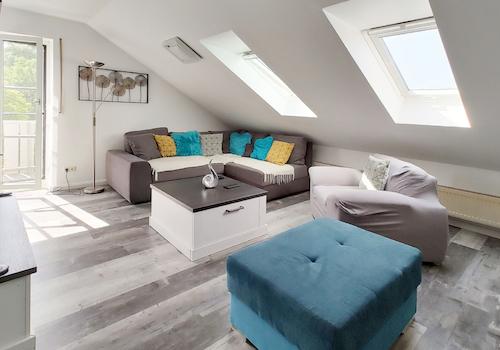 Wohnbereich mit 2 neue Dachfenster