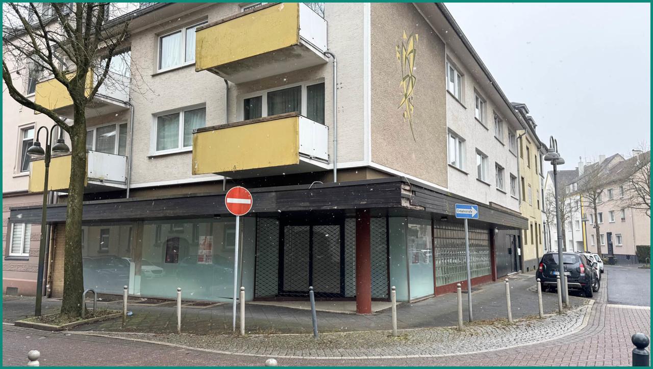 Tanzschule im Erdgeschoss mit Fenster über zwei Seiten