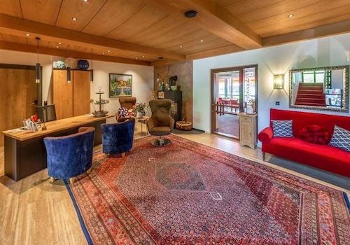 EG Foyer mit Anmeldung