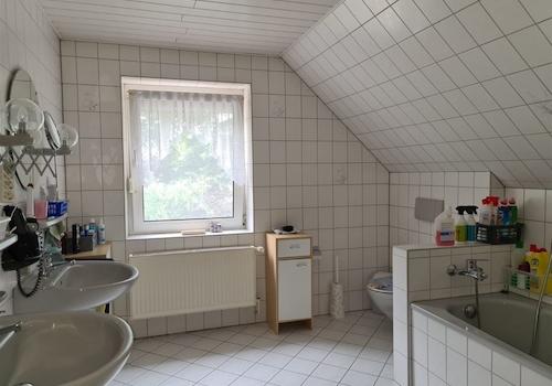 Bad mit Wanne / Dusche / WC im DG (1993) 