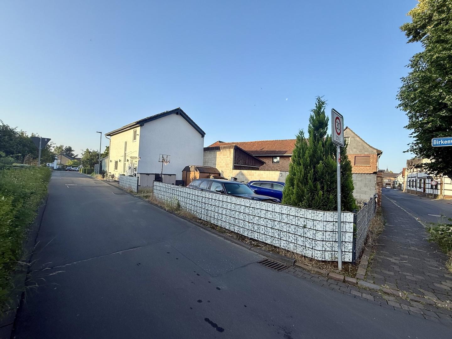 Grundstück vorne rechts