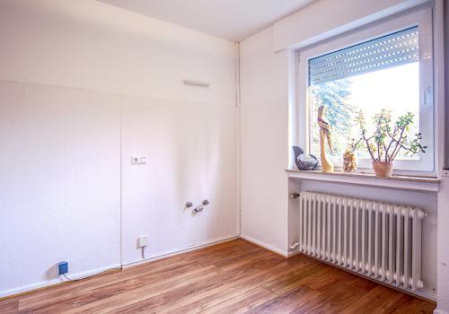 Zimmer mitVorbereitung für eine Küchenzeile