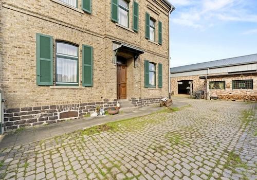 2 Außen_Hausansicht2