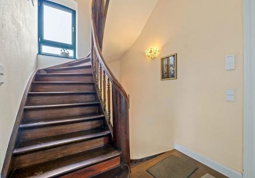 5 1OG_TreppeinsDG_Haupthaus