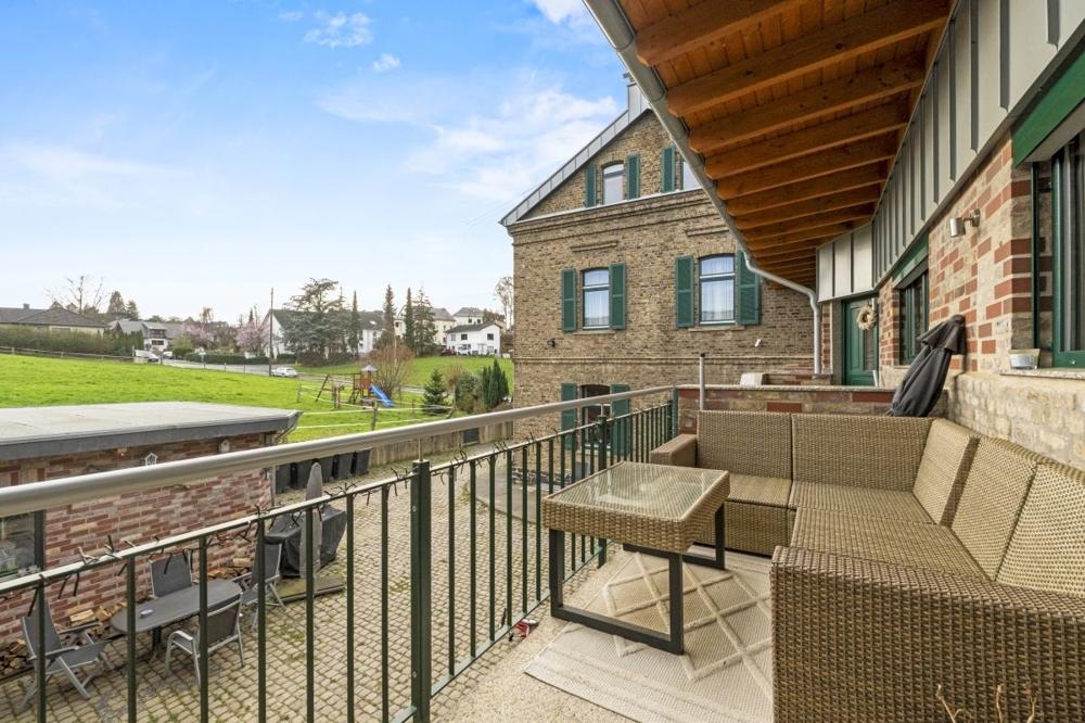 8 6OG_WHG_Kueche_Balkon_Nebengebäude