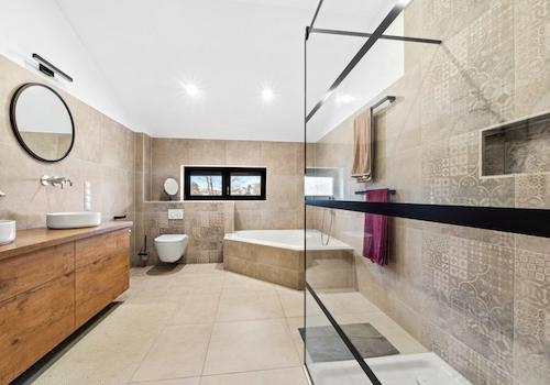 8 11OG_WHG_ElternBad_Nebengebäude