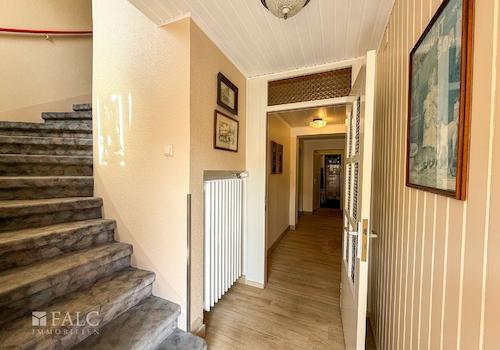 Treppe zur Hauptwohnung