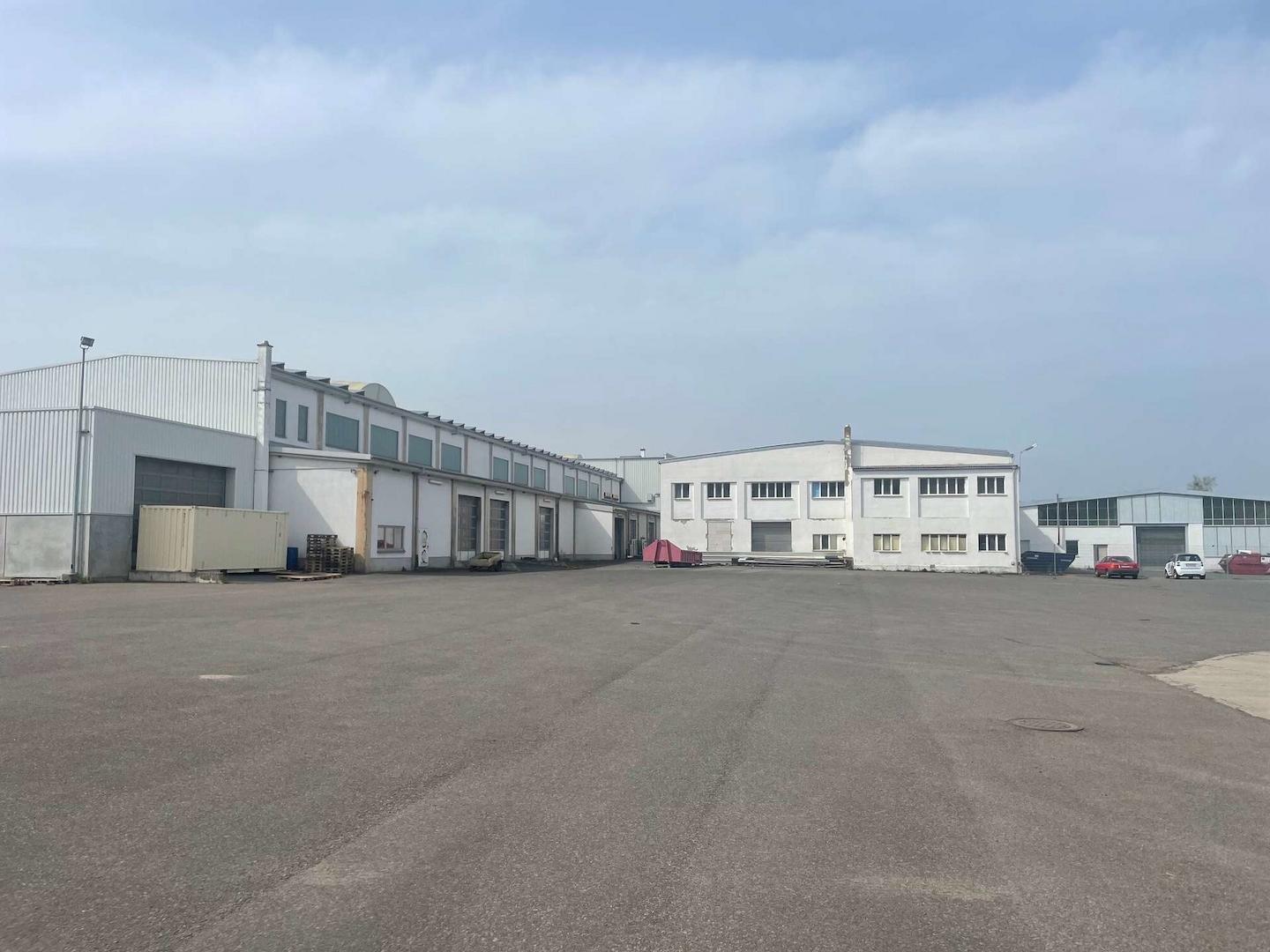 Haupthalle mit Freifläche