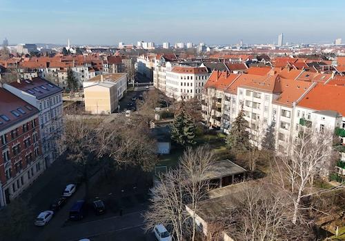 Grundstück mit Umgebung