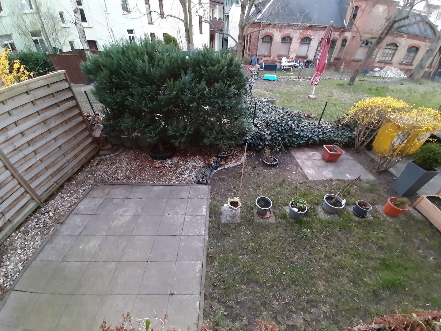 Terrasse mit Gartenanteil