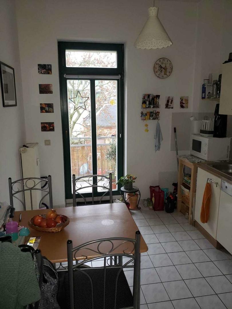 Küche und Balkon 
