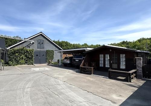 Innenhof/Carport u. Gartenhaus