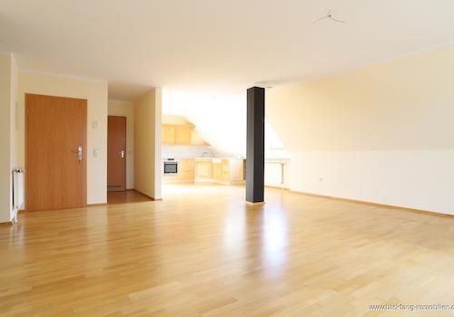 Wohn- und Essbereich mit offener Küche