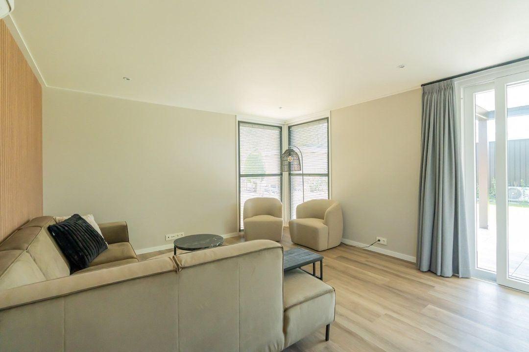 Luxus-Wohnzimmer-Ferienhaus-Burgh-Haamstede-Mit-Design-Interieur001