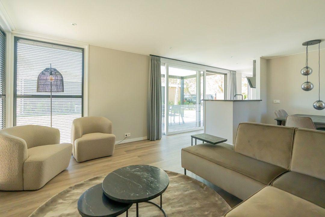 Luxus-Wohnzimmer-Ferienhaus-Burgh-Haamstede-Mit-Design-Interieur004