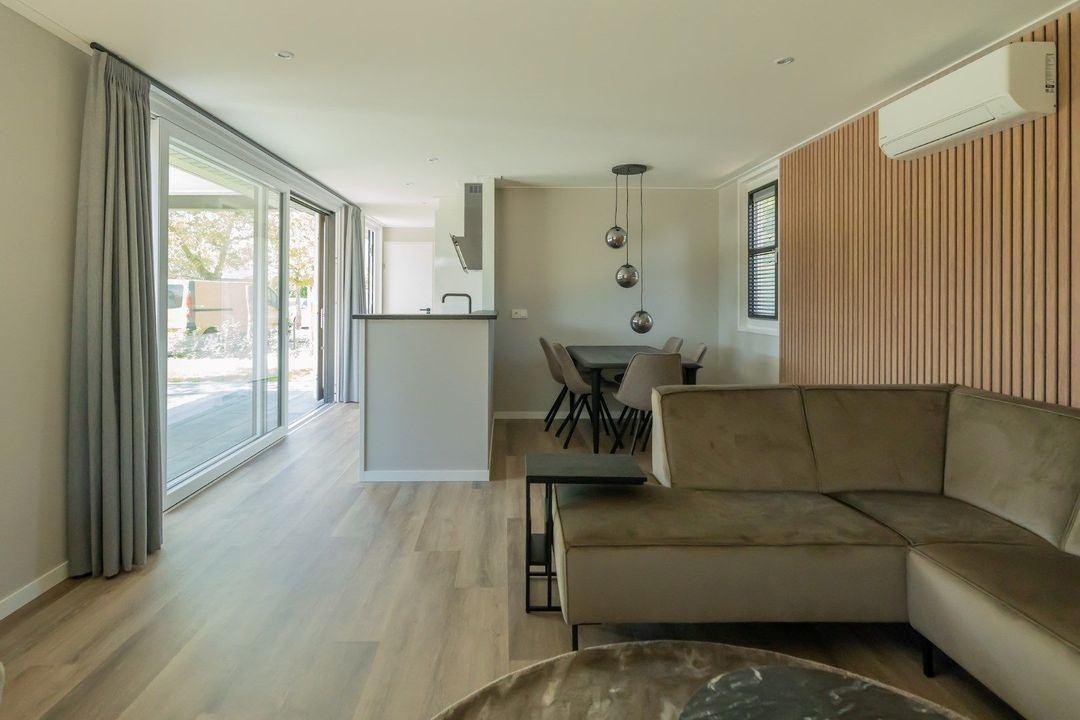 Luxus-Wohnzimmer-Ferienhaus-Burgh-Haamstede-Mit-Design-Interieur002