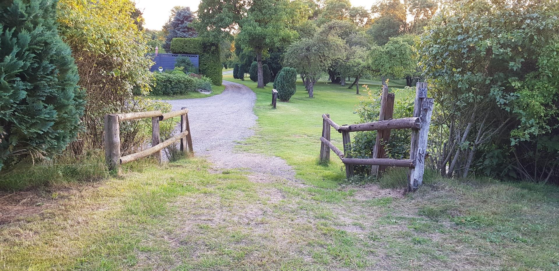 Weg vom Reitplatz