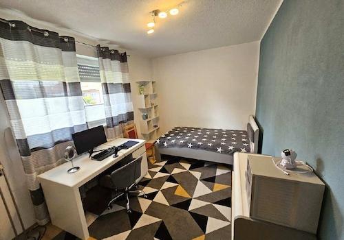 Schlafzimmer 1