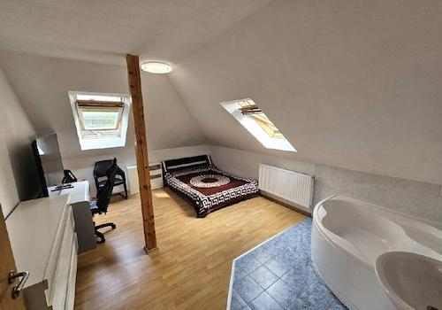 Schlafzimmer 2 im Dachgeschoss