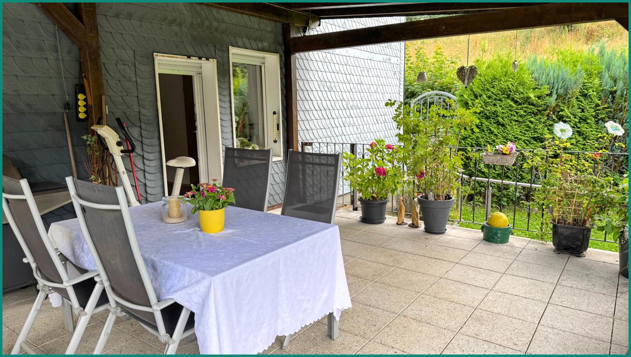 Die Terrasse ist Sommer wie Winter gut nutzbar