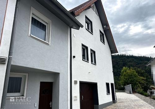Altes und neues Wohnhaus