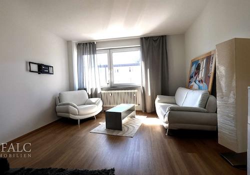 Wohnbereich - Verbessert - (KI generiert)