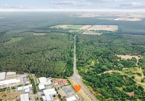 Luftbild (A2 im Hintergrund)