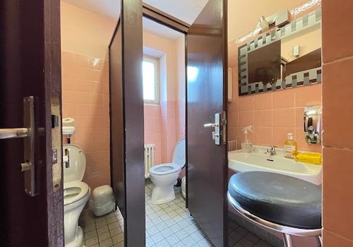 4 Toilette EG Damen  10502