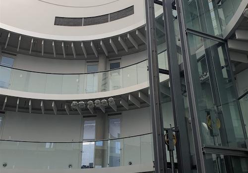 Glasfahrstuhl im Tec Center