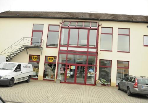 Eingang am Parkplatz