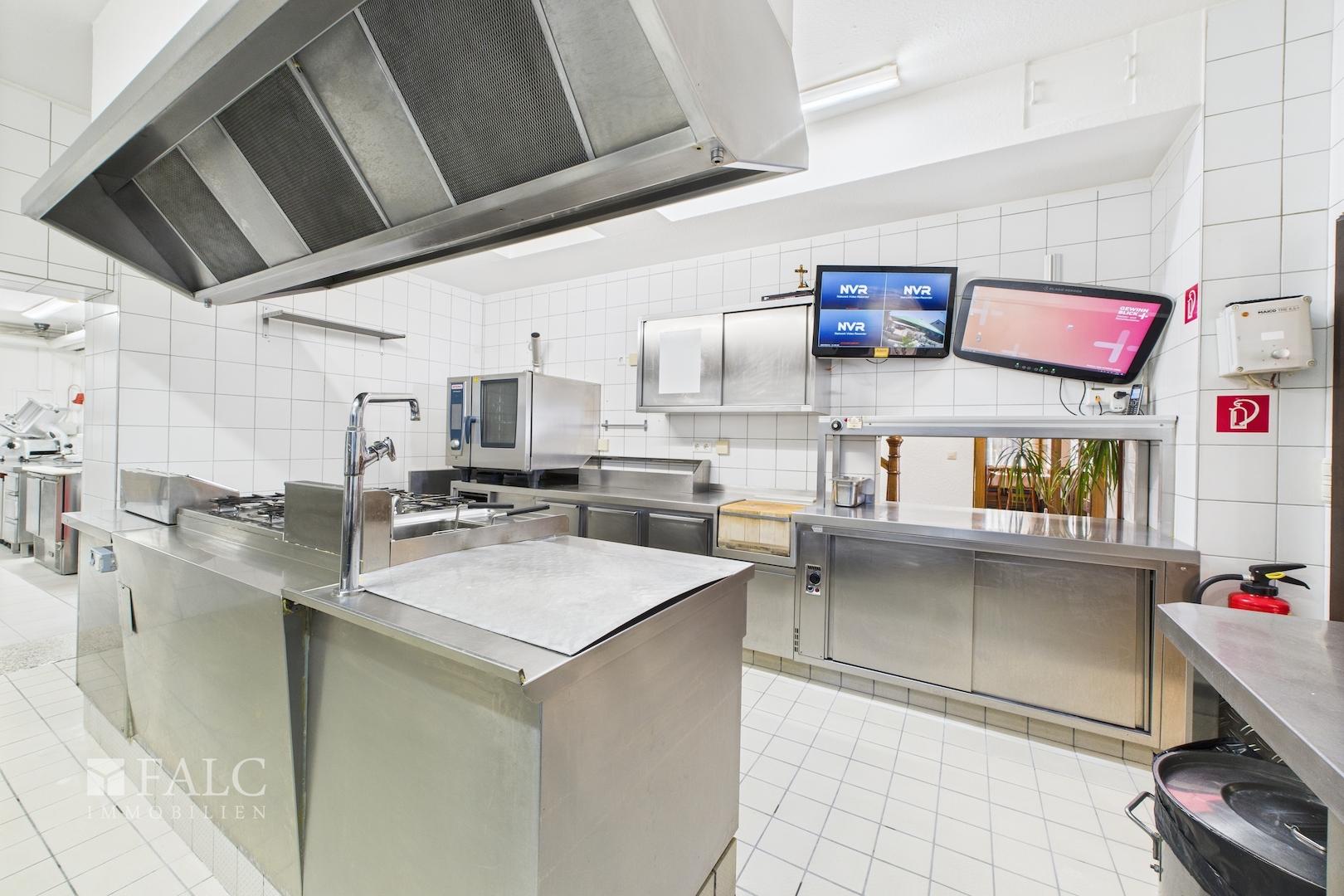 CAM04294G0-PR0021-STILL036