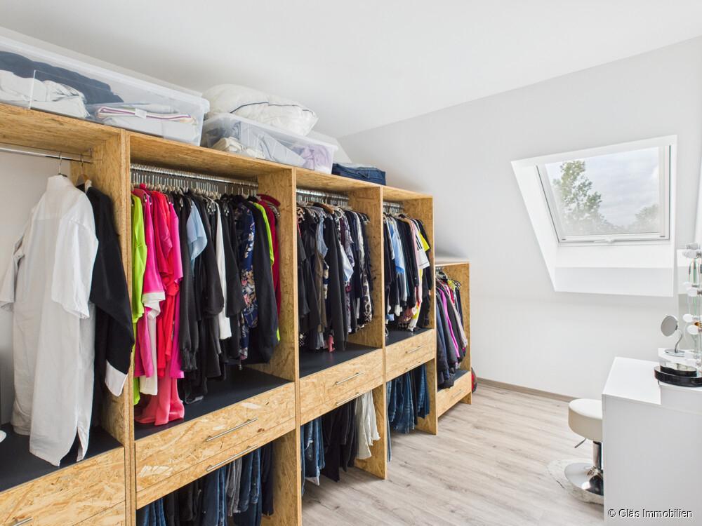 Ankleide Elternschlafzimmer