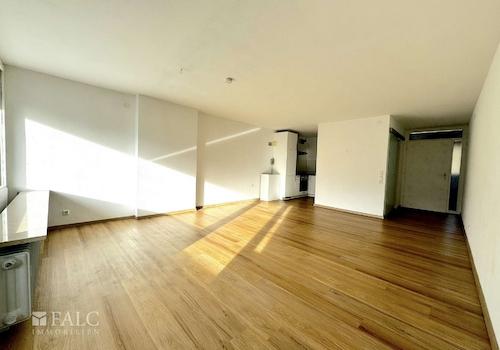 Wohn/Schlafzimmer mit Blick in die Küche