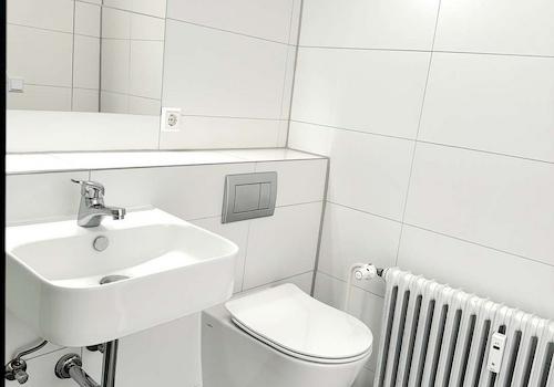 Badezimmer mit Dusche