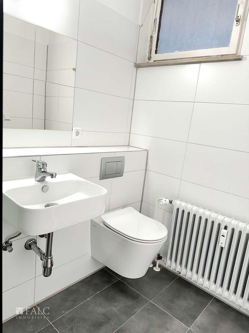 Badezimmer mit Dusche