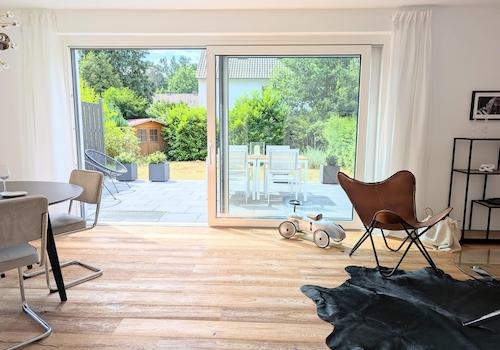 Wohnzimmer (Ansicht 2)