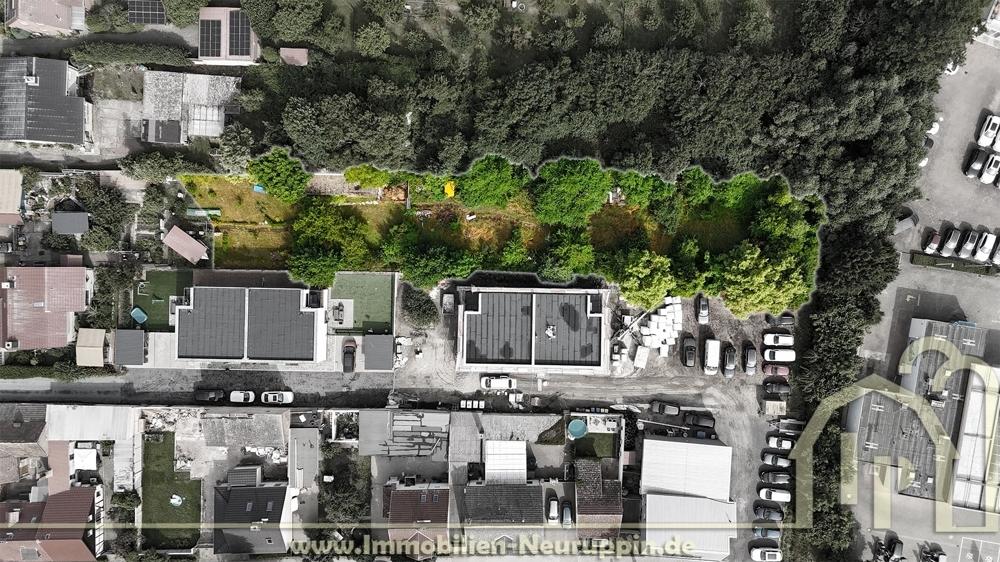 gesamtes Grundstück aus der Luft